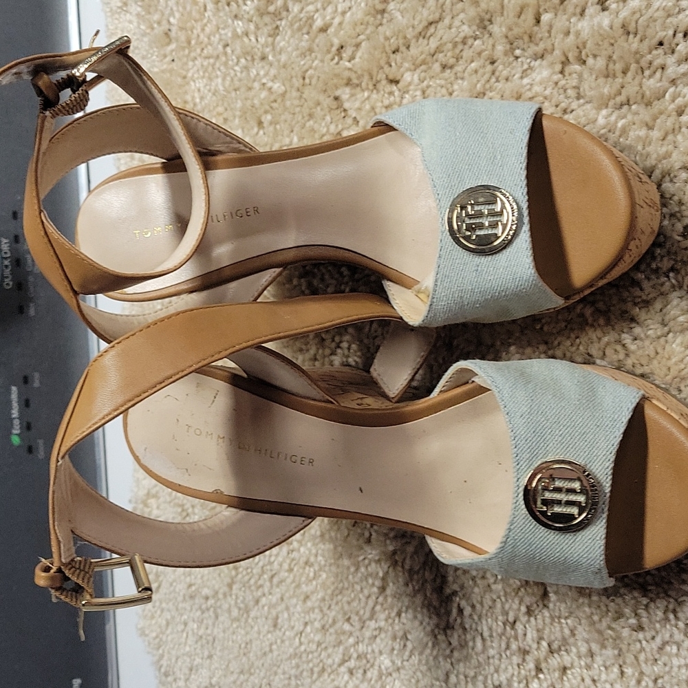 Tommy Hilfigger light blue denim wedge,6m, very pretty, excellent used condition